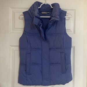 Athleta Puffer Vest size S